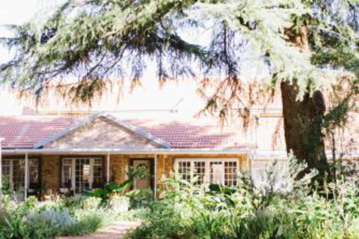 A Country Garden Guesthouse - thumb 4