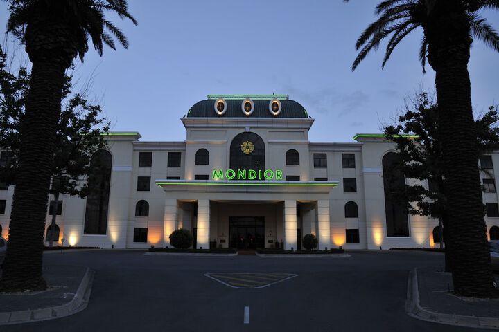 Peermont Mondior At Emperors Palace - thumb 2