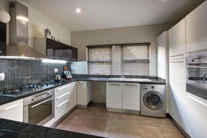 Dynasty Forest Sandown Hotel & Conference Centre - thumb 5