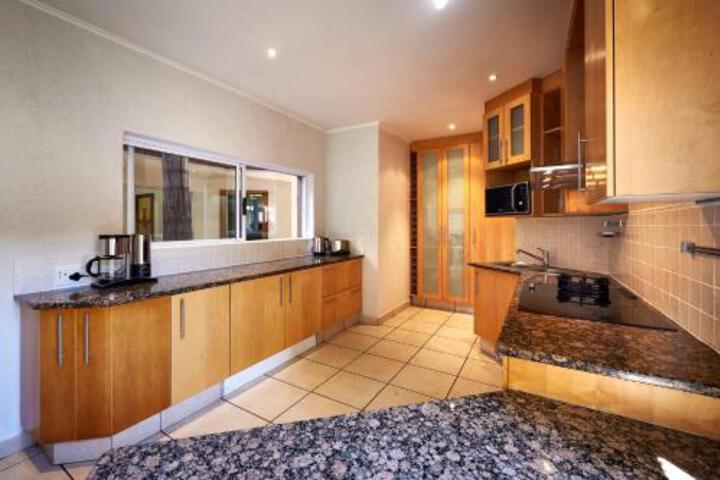 Dynasty Forest Sandown Hotel & Conference Centre - thumb 1