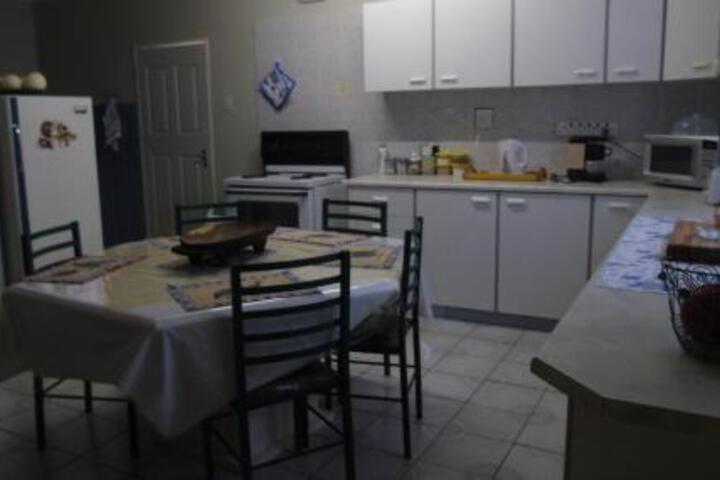 MarnalÃ© Oornagwoonstel - thumb 5