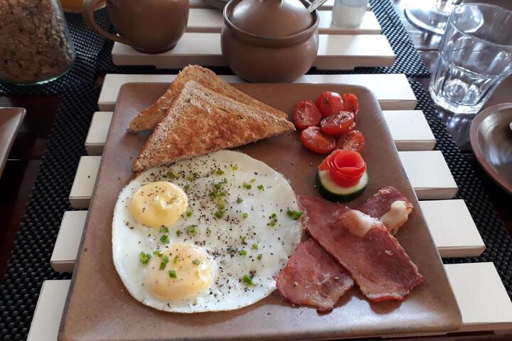 The Upper Deck Apartment - thumb 2