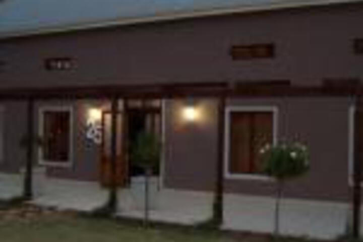 The Upper Deck Apartment - thumb 0