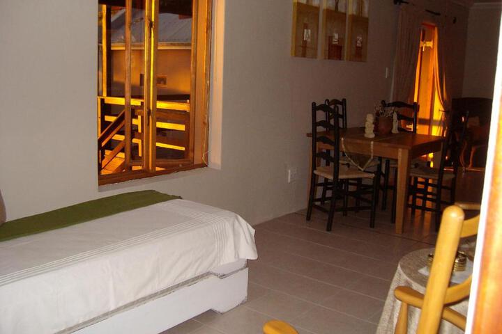 The Upper Deck Apartment - thumb 7