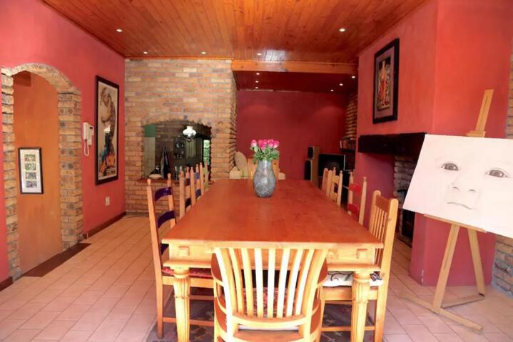 Unique Hout Bay House - thumb 3