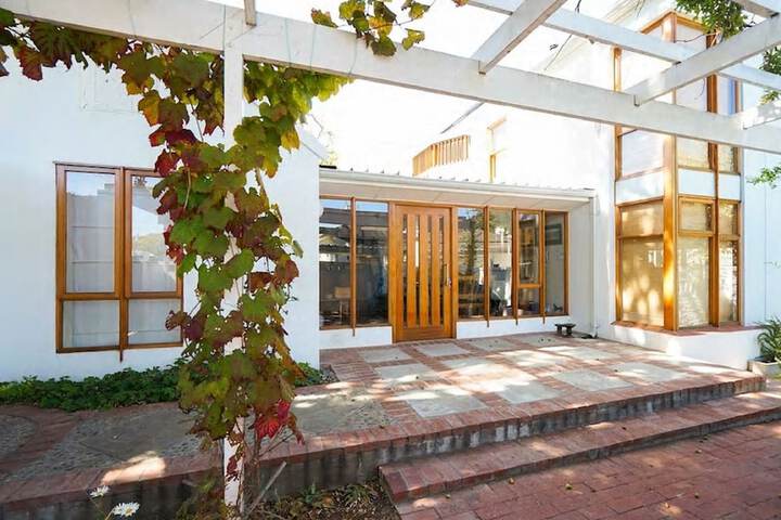 Oak Haven In Rondebosch Cape Town - thumb 2