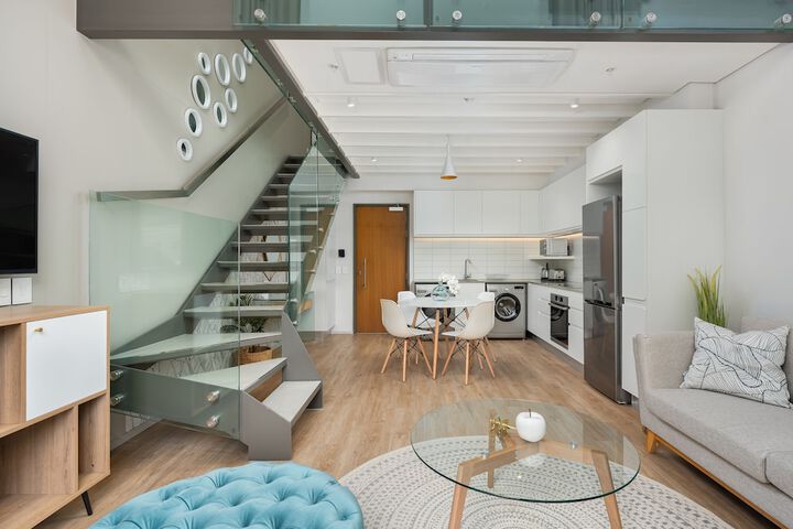 117 On Strand 311 - thumb 5