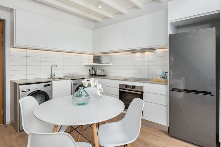 117 On Strand 311 - thumb 3