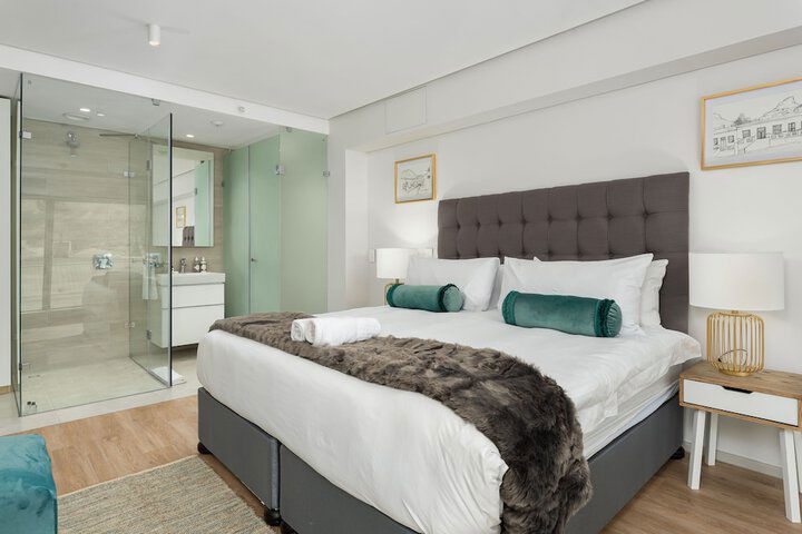 117 On Strand 311 - thumb 7