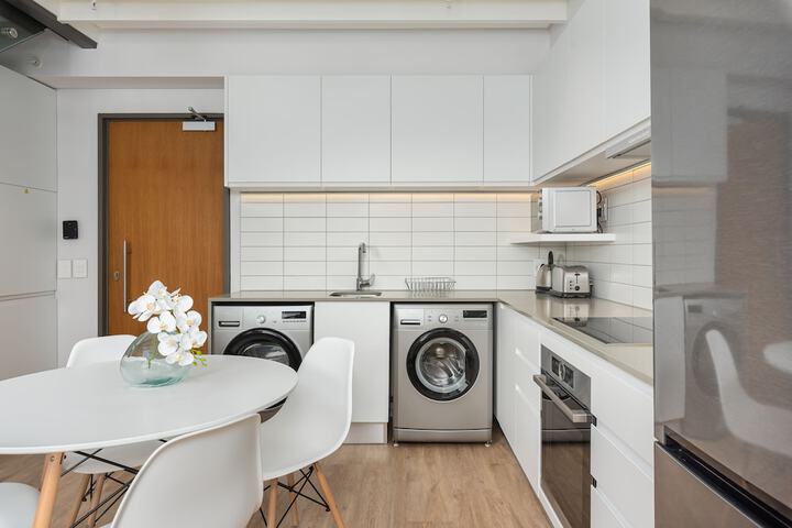 117 On Strand 311 - thumb 4