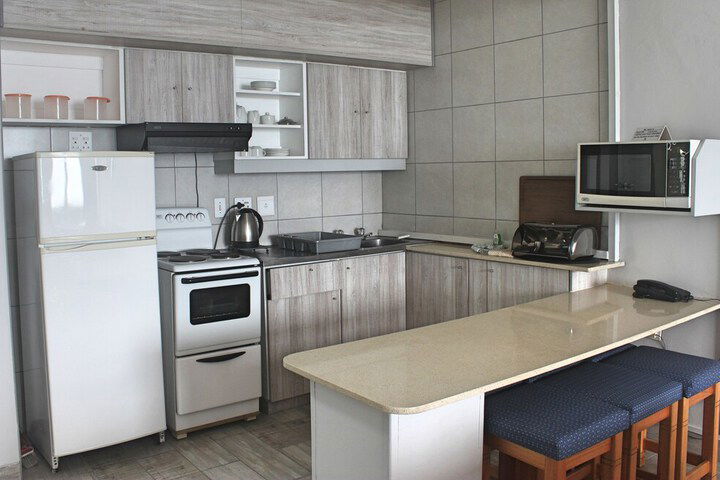 Silver Sands Self Catering - thumb 3