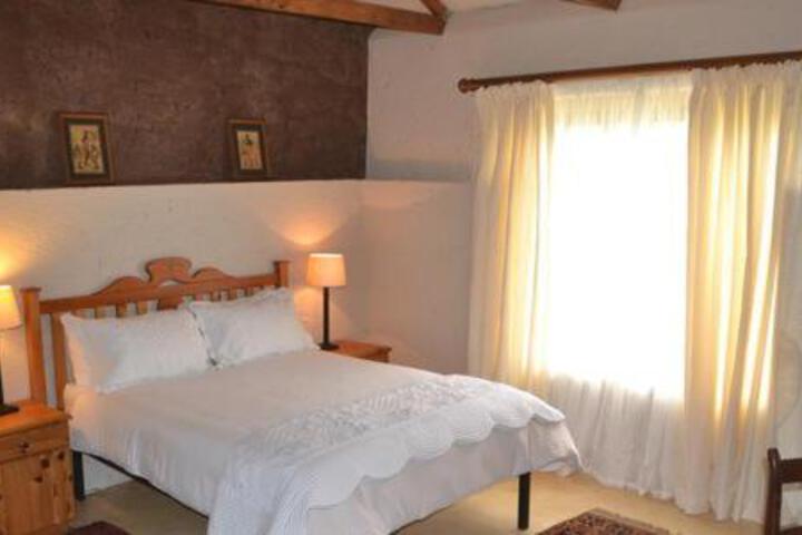 Vultures Lodge - thumb 1