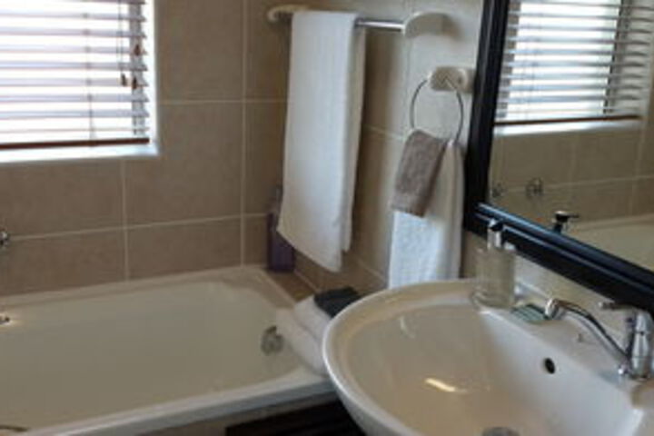 18 On Coral Apartment - thumb 4