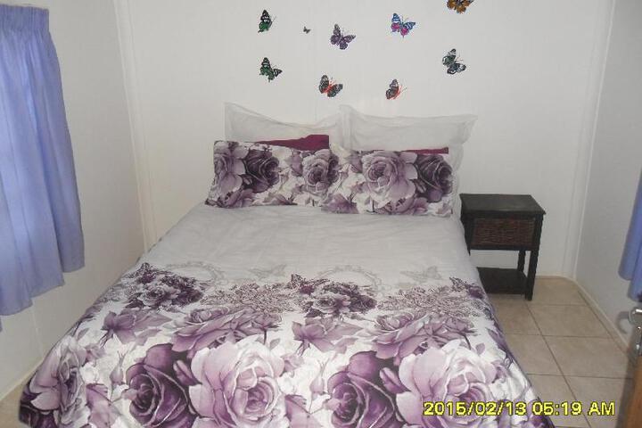 Cynthias Country House - thumb 3