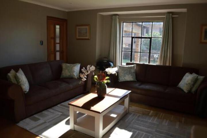 Rocks & Daisies - thumb 4