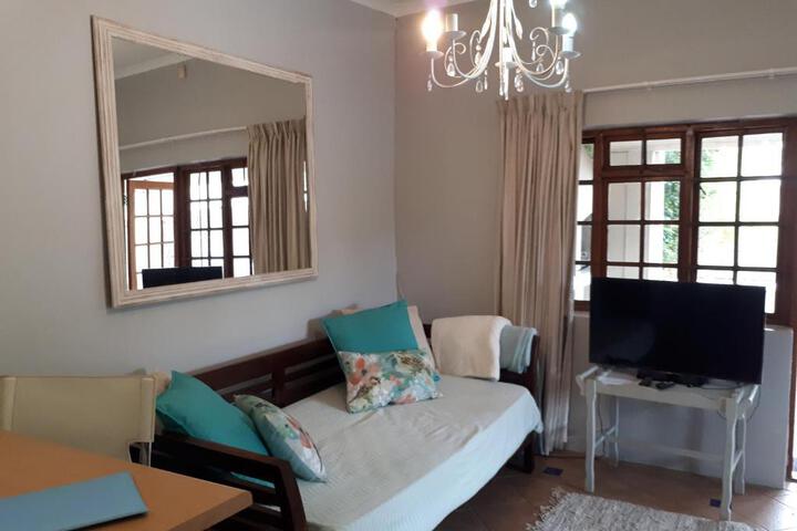 Lavender Garden Cottage - thumb 4