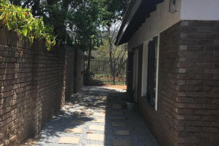 Alibama House - thumb 3