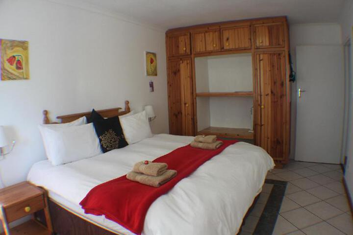 Charming Lodge In City Bowl Peaceful & Quiet. - thumb 5