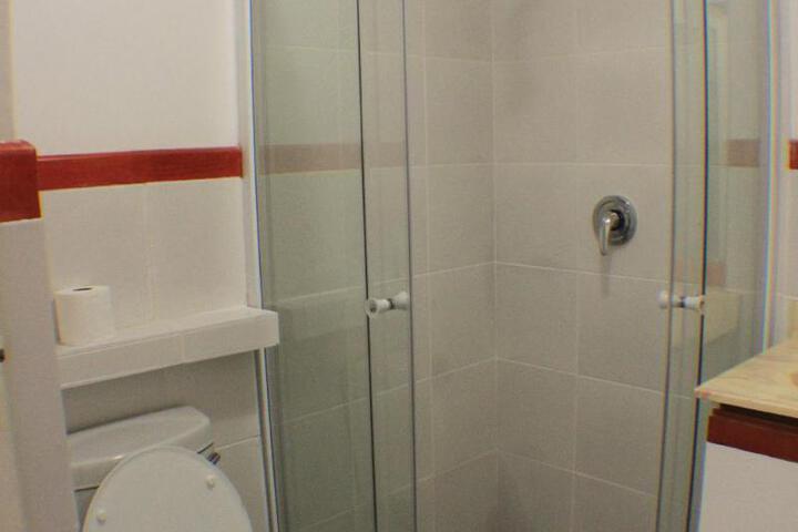 Charming Lodge In City Bowl Peaceful & Quiet. - thumb 1