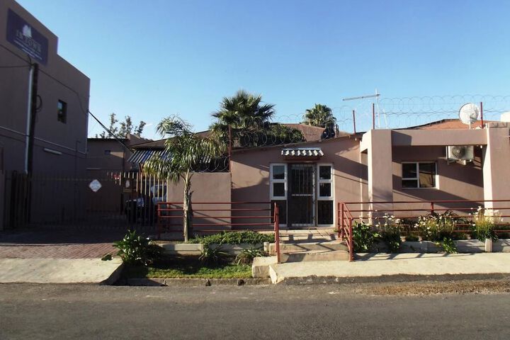 In-Town Guest Lodge Parys - thumb 2