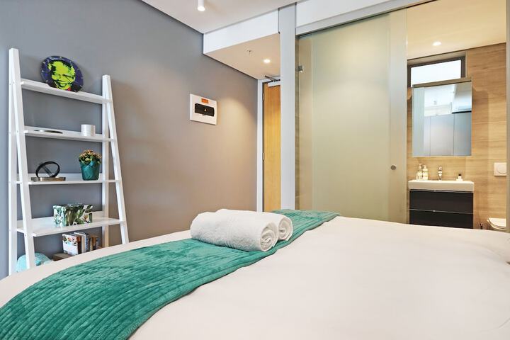 117 On Strand 1506 - thumb 6