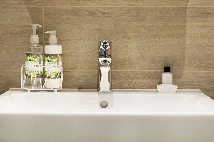 117 On Strand 1506 - thumb 5