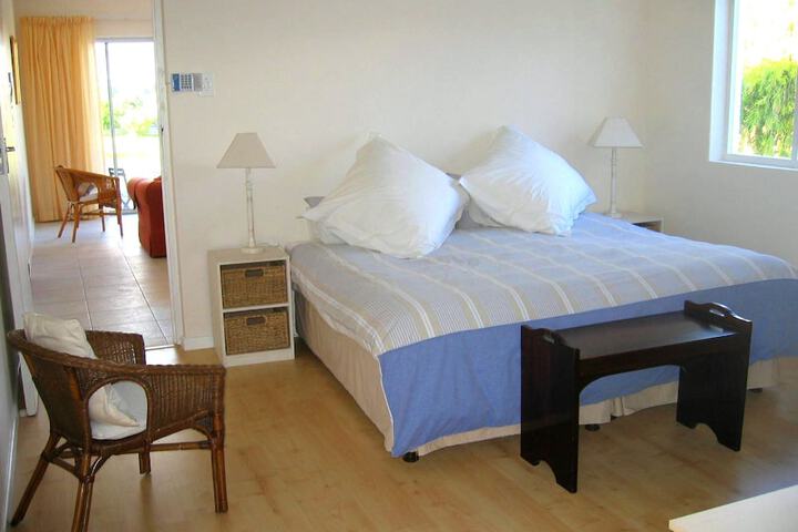 Tranquil Waterside Cottage For Two - thumb 7