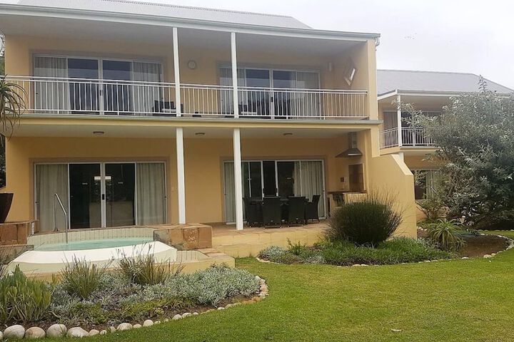 Traders Hotel & Restaurant - thumb 5
