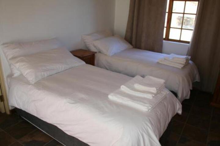 Matjiesvlei Retreat Swartskaap / Blacksheep - thumb 1