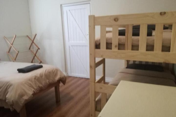 Paarl Backpackers - thumb 2