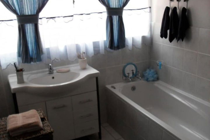 Casa Villa Guest House Carletonville - Suite 2 - thumb 2