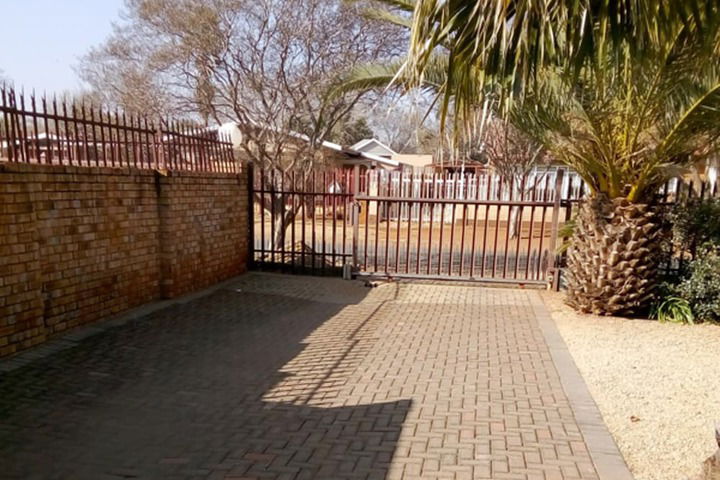 Casa Villa Guest House Carletonville - Suite 3 - thumb 5