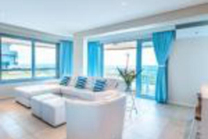 101 Bermuda Luxury With Magnificent Ocean Views - thumb 0