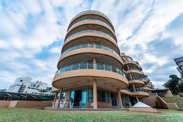 101 Bermuda Luxury With Magnificent Ocean Views - thumb 2