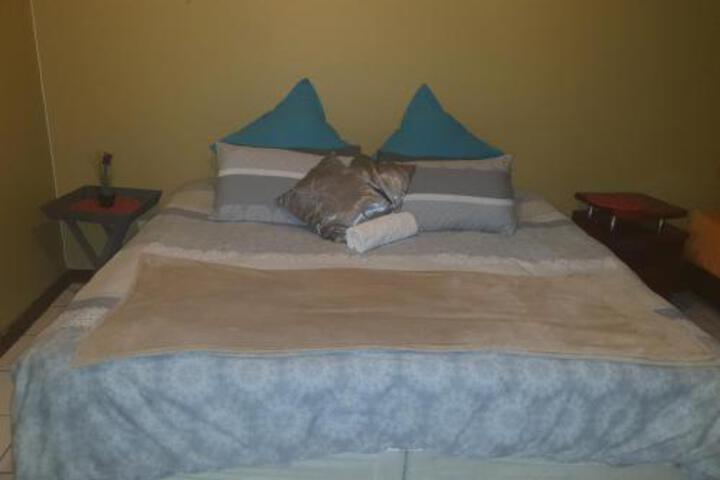 Edwaleni Guests Lodge - thumb 5