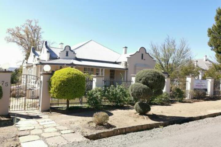 Lucolo Palace B & B Aliwal North - thumb 2