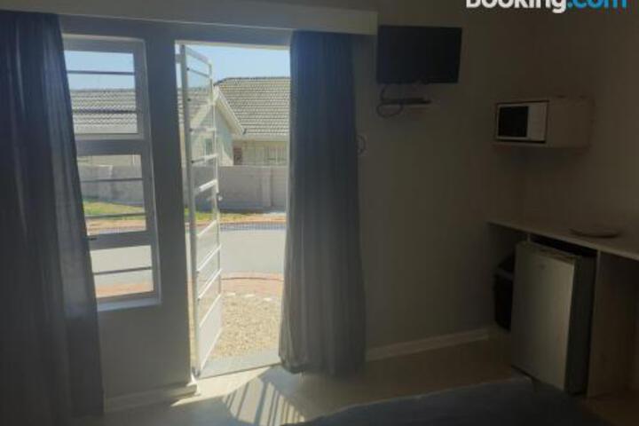 AtAloha Beach Guest House PE - thumb 2