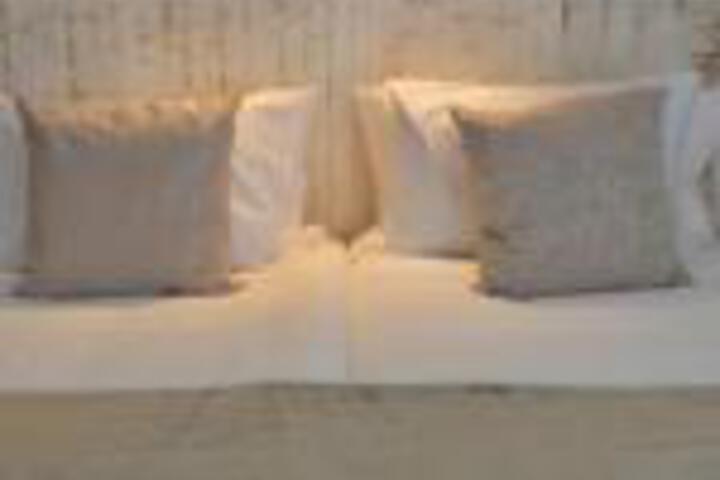 Villa Honeysuckle Luxury 3 Bedroom - thumb 0