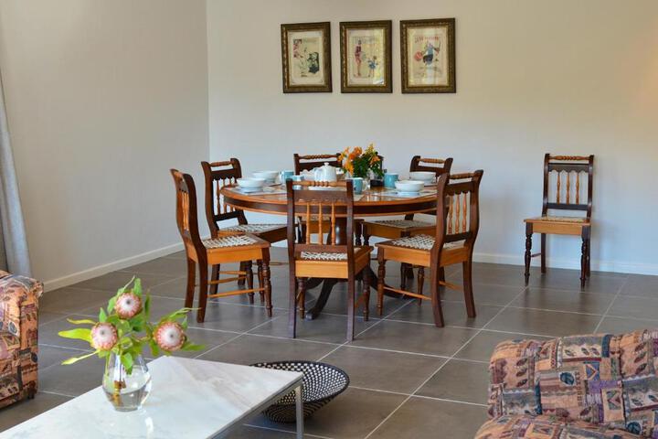 Villa Honeysuckle Luxury 3 Bedroom - thumb 1