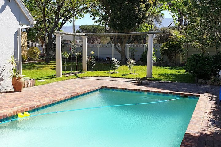 Small Cottage With Sep Bedroom, En-suite Bathroom, Eating Room With Kitchenet - thumb 6