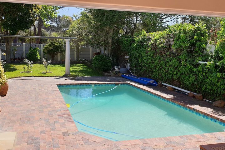 Small Cottage With Sep Bedroom, En-suite Bathroom, Eating Room With Kitchenet - thumb 5