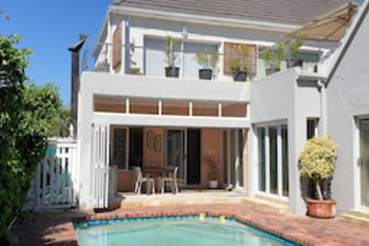 Small Cottage With Sep Bedroom, En-suite Bathroom, Eating Room With Kitchenet - thumb 0