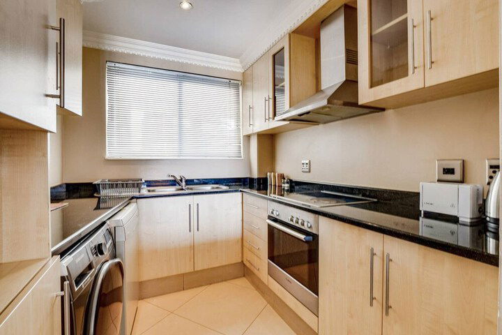 Luxury 2 Bedroom Durban Point Waterfront Apartment - thumb 6
