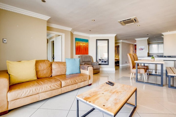 Luxury 2 Bedroom Durban Point Waterfront Apartment - thumb 2