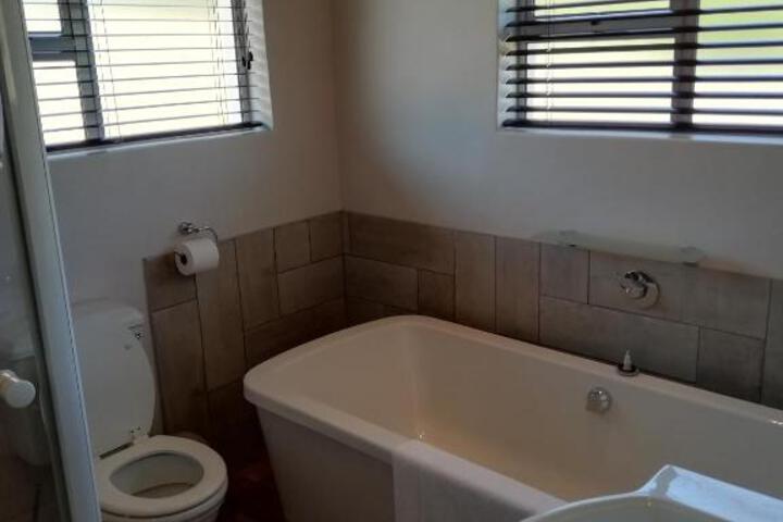 Rayner S Villa - thumb 7