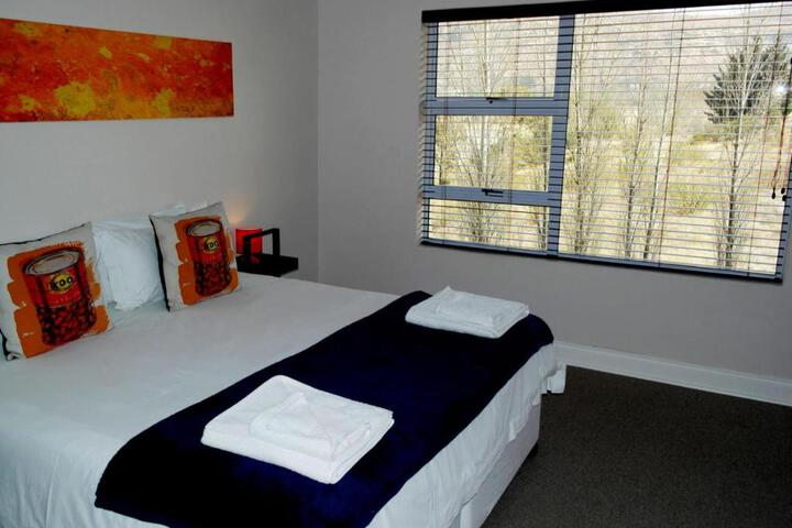 Rayner S Villa - thumb 1