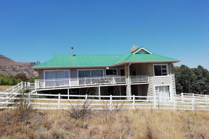 Rayner S Villa - thumb 5