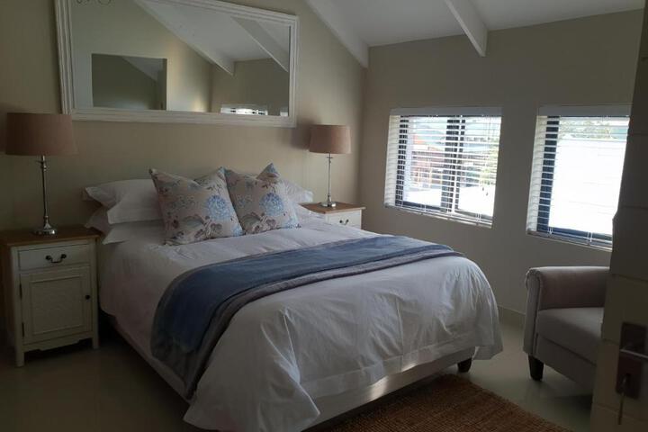 Waterfront Lagoon Terrace Nr - thumb 2