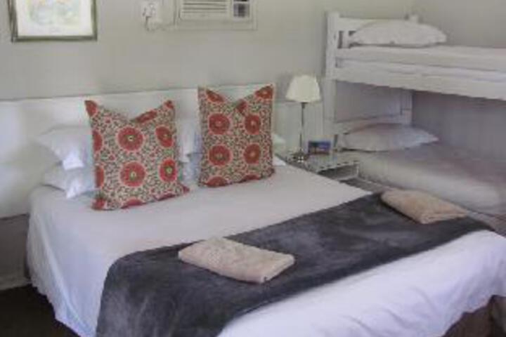 Wagon Wheel Country Lodge - thumb 4