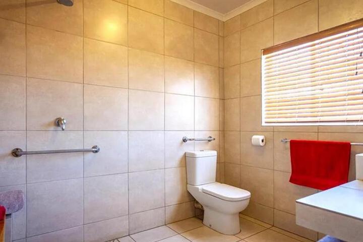 Kamieskroon Cosy Cottage - thumb 2